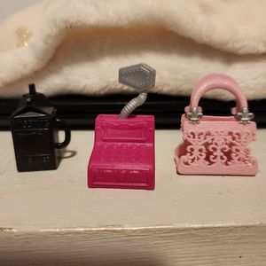 Monster High dolls accessories.